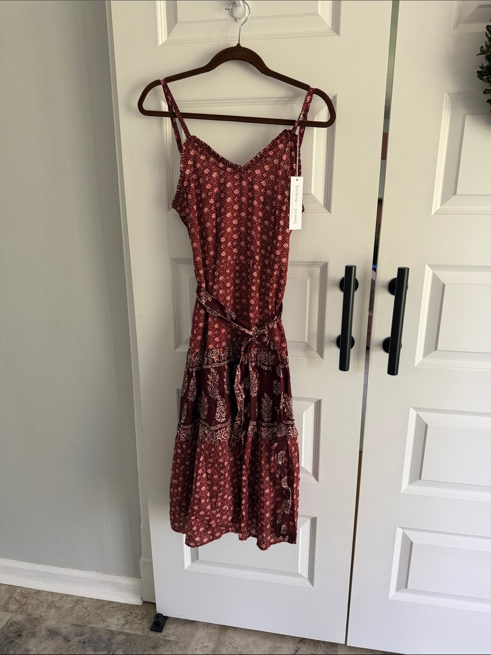 Anthro Bishop + Young Gretna  Burgundy Midi Dress with Tie Waist‎ small